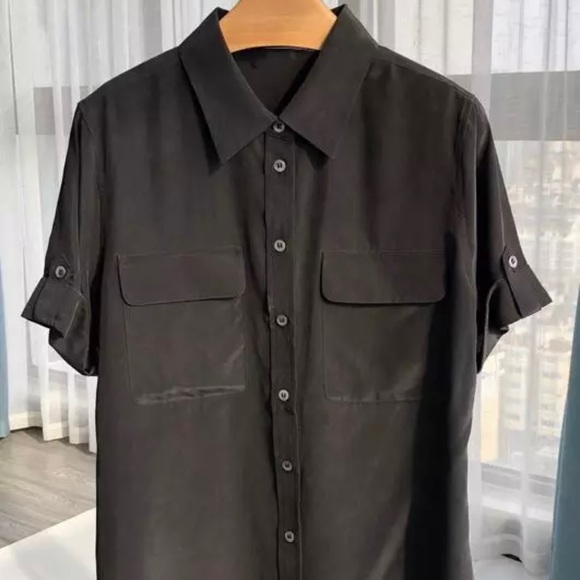 Black 100% silk short-sleeved button-up shirt blouse with epaulets - Picture 1 of 1